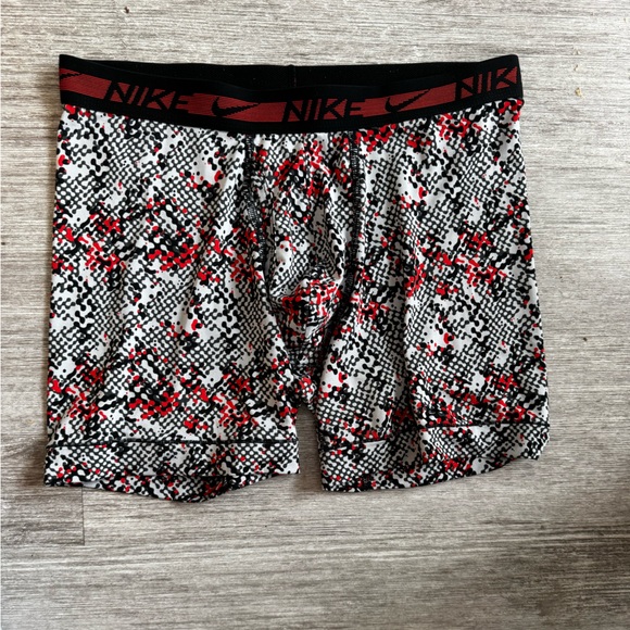 Nike Black and Red Patterned Shorts - Picture 1 of 3